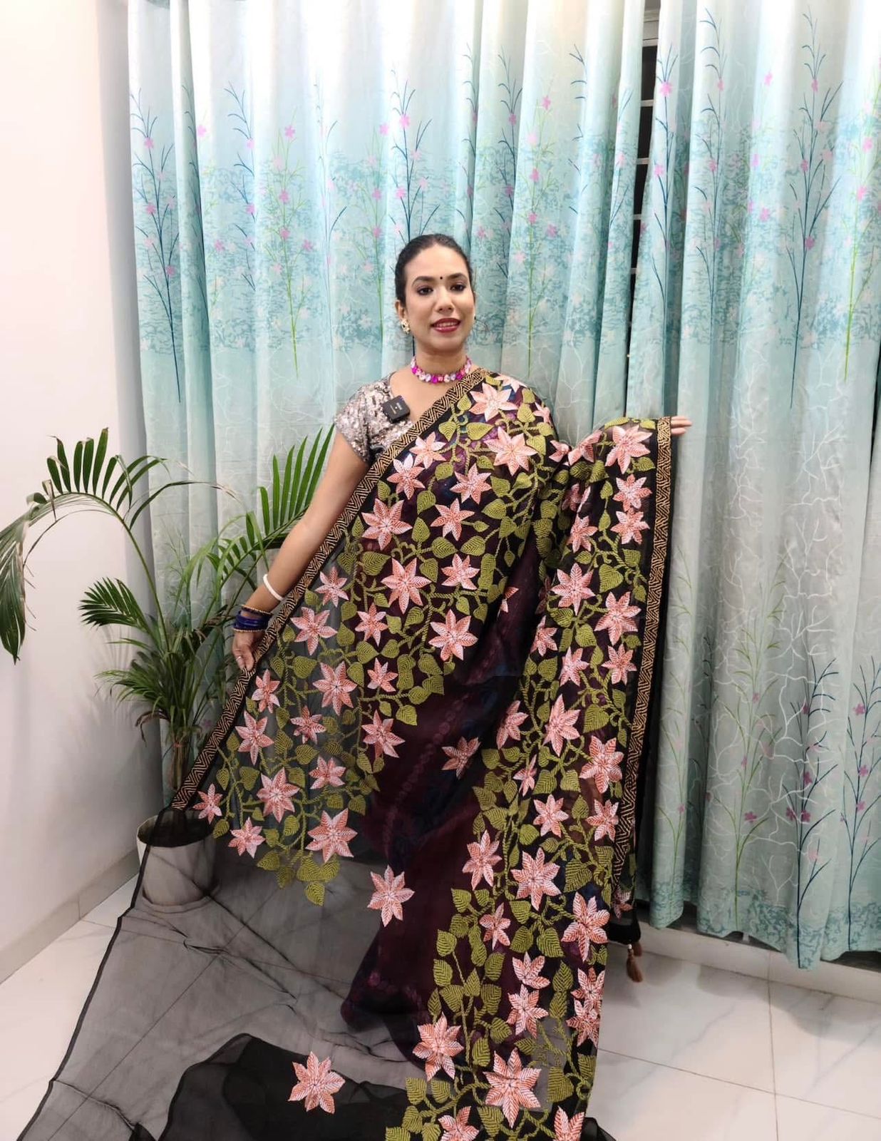 মসলিন শাড়ি