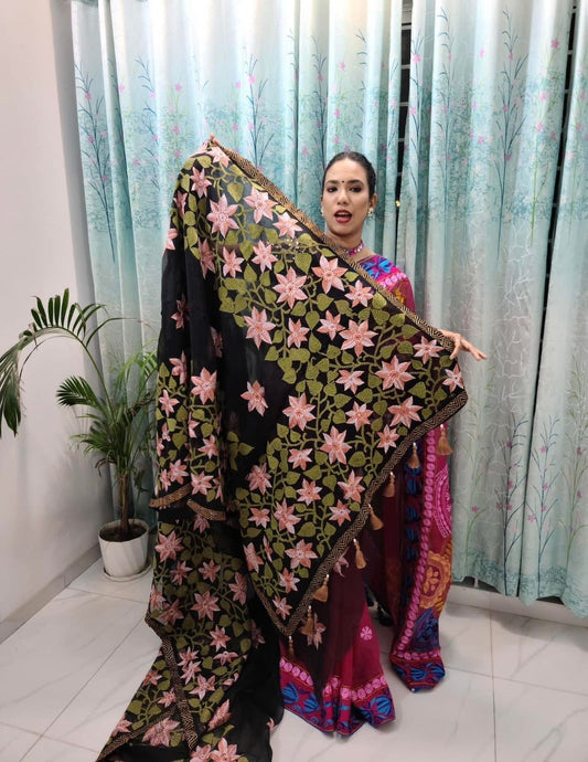 মসলিন শাড়ি