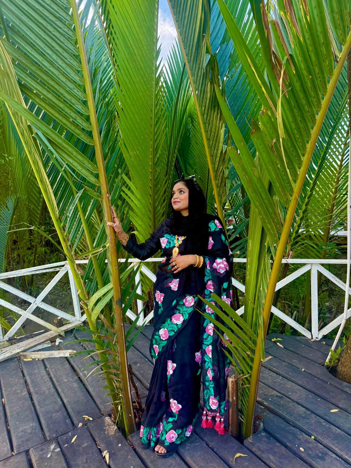 Moslin Handcrafted Sharee